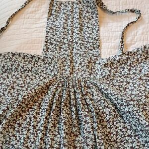 Handmade Holiday Vintage Floral Apron with Tie Top And Waist ✨ Great Gift